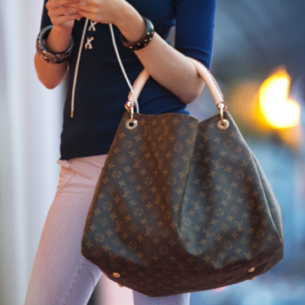 🌸Discontinued🌸ARTSY MM LOUIS VUITTON W/RECEIPT